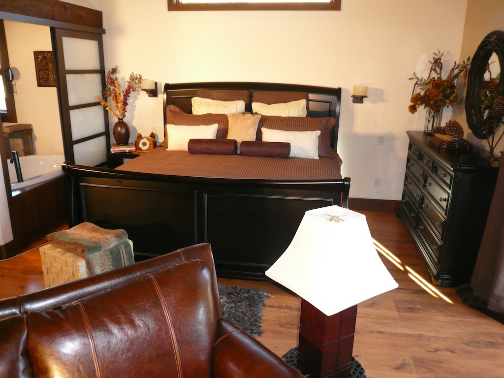 The Lodge at Spruce Creek - Bedroom [1] All Inclusive Western Colorado Lodge Retreat Escape Honeymoon